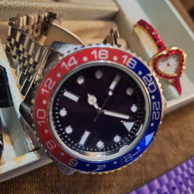 Sale Photo Thumbnail #104: misc watches