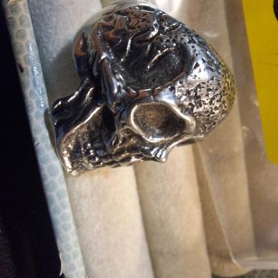 Sale Photo Thumbnail #140: skull ring sz 10