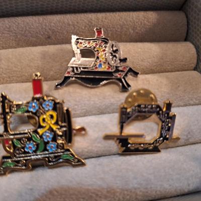 Sale Photo Thumbnail #235: Sewing machine brooches- vintage machines