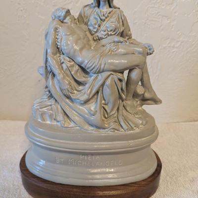 1960s Michelangelo's Pieta Sculpture Jesus and Mary by Austin Productions 1963