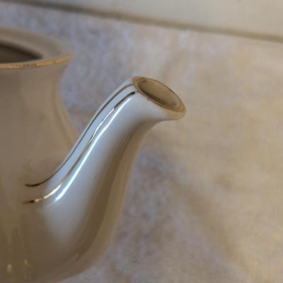 Teapot- Windsor made in England- no lid