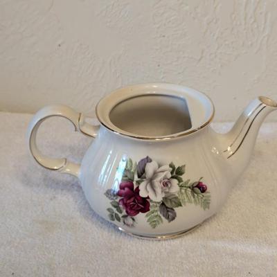 Teapot- Windsor made in England- no lid