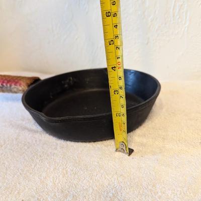 Cast Iron Skillet 8 in