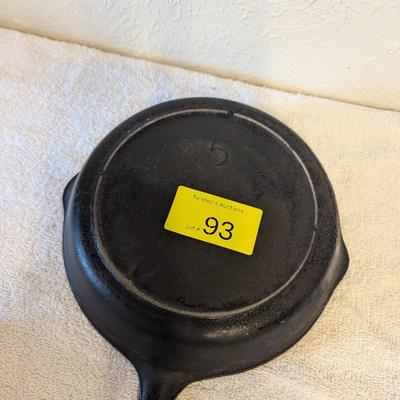 Cast Iron Skillet 8 in