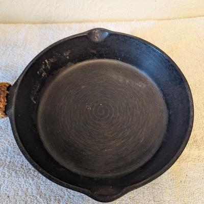 Cast Iron Skillet 8 in