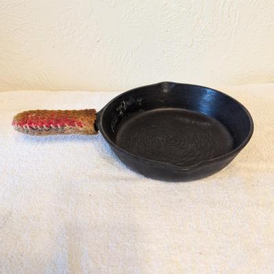 Cast Iron Skillet 8 in