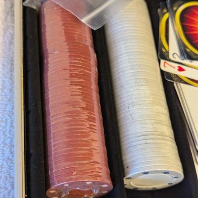 Poker Chips and cards in aluminum case