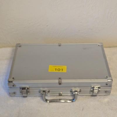 Poker Chips and cards in aluminum case