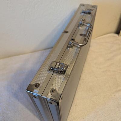 Poker chips in hard Aluminum Case