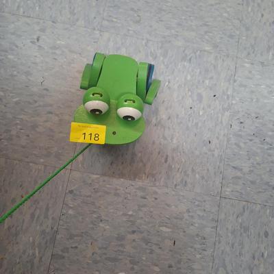 wooden pull frog