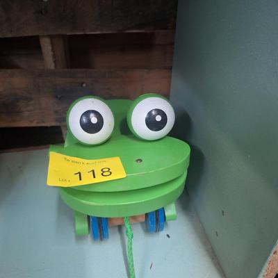 wooden pull frog