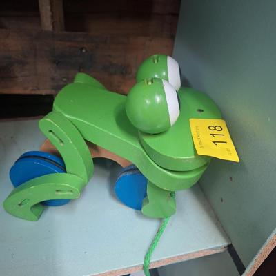 wooden pull frog