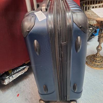 Ricardo rolling suitcase