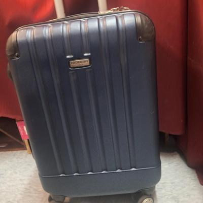 Ricardo rolling suitcase