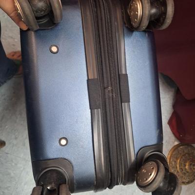 Ricardo rolling suitcase