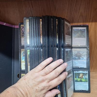 Magic the Gathering- Binder full of cards