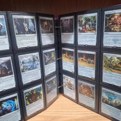 Magic the Gathering- Binder full of cards