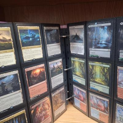 Magic the Gathering- Binder full of cards