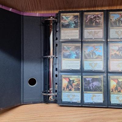Magic the Gathering- Binder full of cards