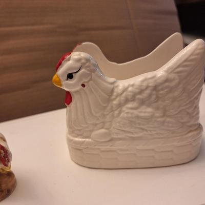 Napkin Holder and Salt and Pepper shakers-chicken