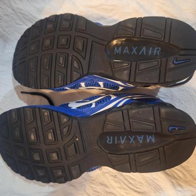 Nike shoes women's 7.5