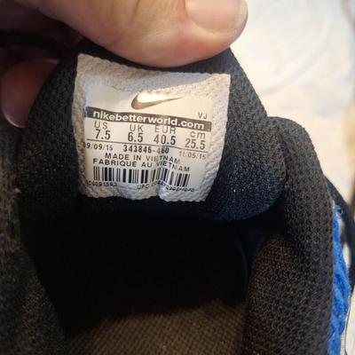 Nike shoes women's 7.5