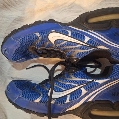 Nike shoes women's 7.5