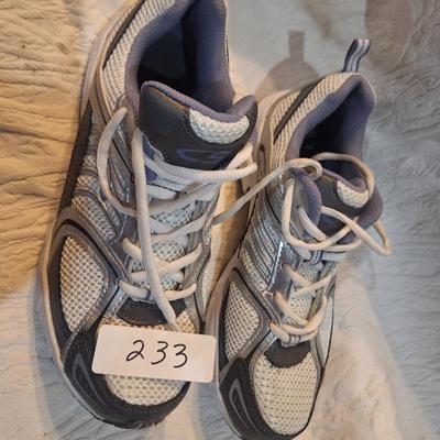 Champion sneakers women's size 9