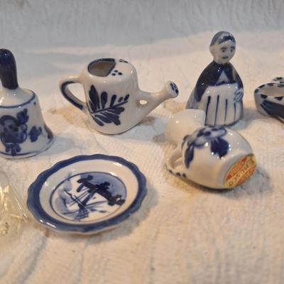 Delft blue Ducth miniatures