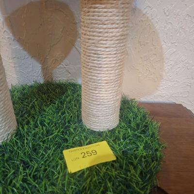 Cat scratching post