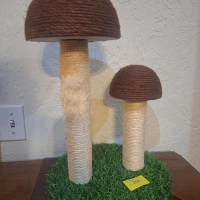 Cat scratching post