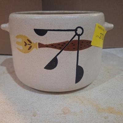 Vintage West Bend Pottery baking crock
