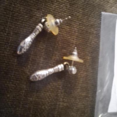Earrings and toe rings