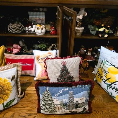 Miscellaneous Tabletop Decor, Holiday Decor and Throw Pillows