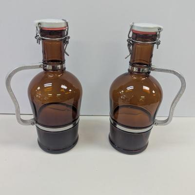 2 - Muster Geschutzt 2 Liter Brown Glass Aluminum Handled Beer Growler Bottles