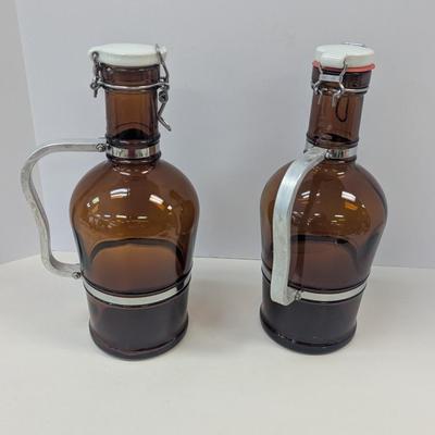 2 - Muster Geschutzt 2 Liter Brown Glass Aluminum Handled Beer Growler Bottles