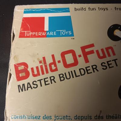 TUPPERWARE TOYS "BUILD-O-FUN MASTER BUILDER SET"