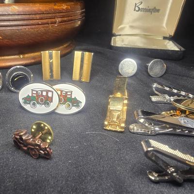 MEN'S VINTAGE JEWELRY, WOODEN NUT CRACKER BOWL AND DEPRESSION GLASS CANDLE HOLDERS