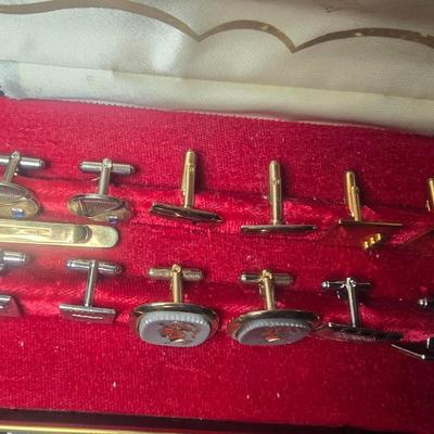 MEN'S VINTAGE JEWELRY, WOODEN NUT CRACKER BOWL AND DEPRESSION GLASS CANDLE HOLDERS