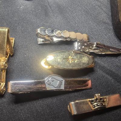 MEN'S VINTAGE JEWELRY, WOODEN NUT CRACKER BOWL AND DEPRESSION GLASS CANDLE HOLDERS