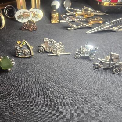 MEN'S VINTAGE JEWELRY, WOODEN NUT CRACKER BOWL AND DEPRESSION GLASS CANDLE HOLDERS