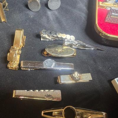 MEN'S VINTAGE JEWELRY, WOODEN NUT CRACKER BOWL AND DEPRESSION GLASS CANDLE HOLDERS