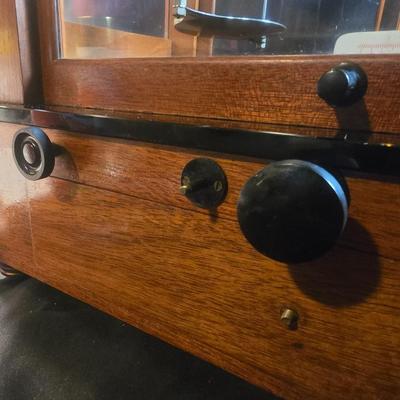 VINTAGE WH CURTIN & CO BALANCE SCALE