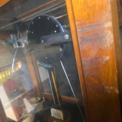 VINTAGE WH CURTIN & CO BALANCE SCALE