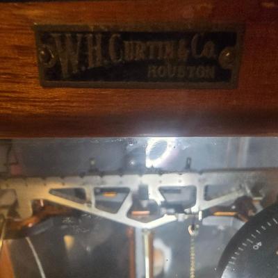 VINTAGE WH CURTIN & CO BALANCE SCALE