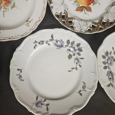 Lot of 5 Decorative Plates