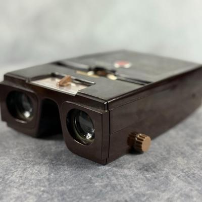 Lot 4: Vintage Kodak Stereo Viewer – Slide Viewing Classic