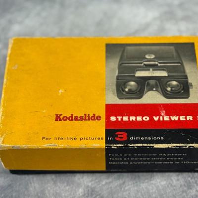 Lot 4: Vintage Kodak Stereo Viewer – Slide Viewing Classic