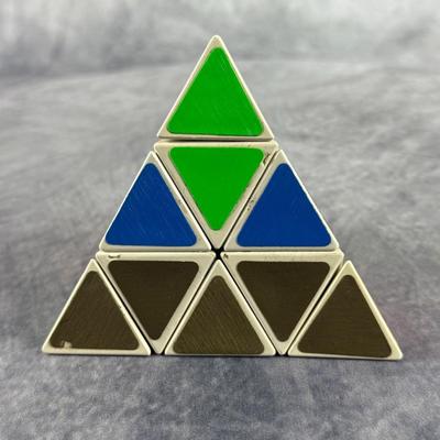 Lot 5: Vintage Pyraminx Puzzle – Pyramid Rubik’s Cube Style Brain Teaser