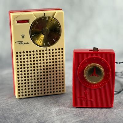 Lot 6: Vintage Rrequency Radio with White & Red Control Boxes – Retro Electronics